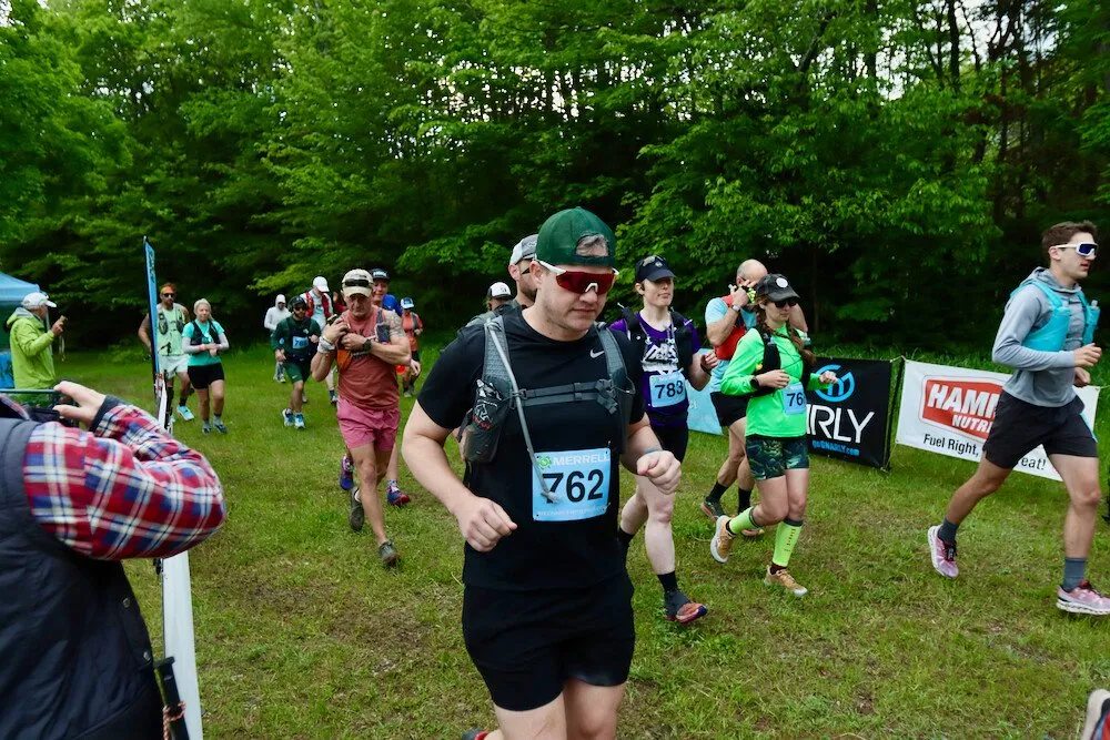 Runners leaving the start at Valley Spur
